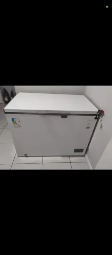 Freezer 2 em 1 em estado de novo , também  vira geladeira