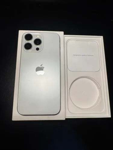 iPhone vc 15 Pro Max Original | 100% Original | Caixa | 84% Bateria | 256GB