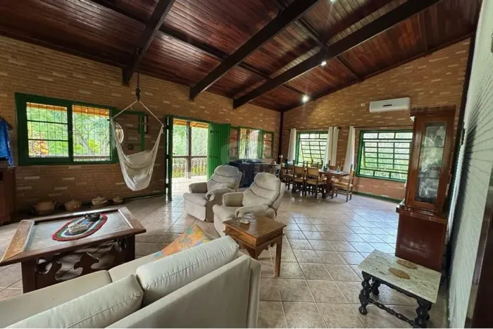 Chácara Santa Isabel 5.000m² l Condomínio Fechado l 5 Quartos l 5 banheiros