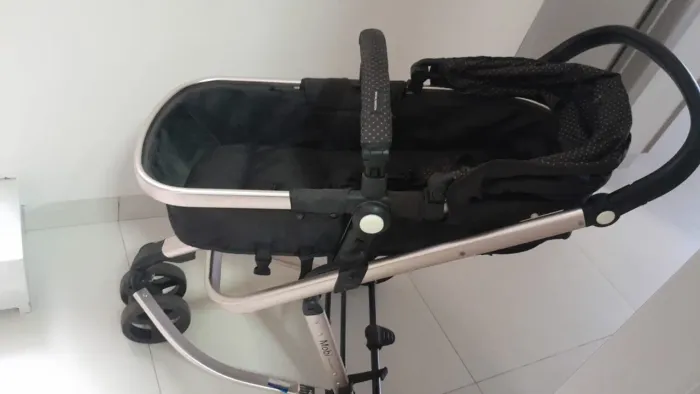 Vendo carrinho de bebê 