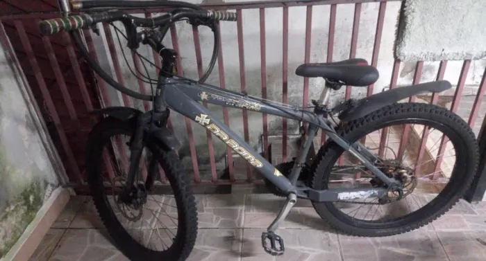 Bike toda em alumínio 