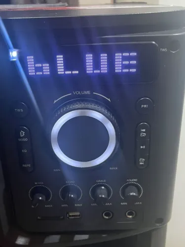 ? caixa de som anvox super potente 2200 rms perfeito  estado 