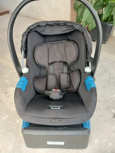 Bebê conforto + base para carro 
