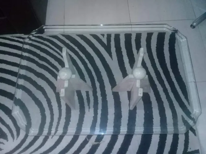 Mesa de centro, tampo de vidro com pés dw mármore  