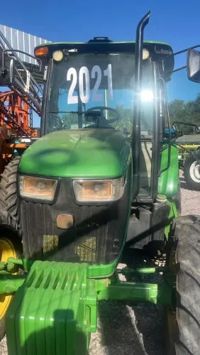 Trator Jonh Deere<br>Ano 2021<br>Valor R$: 280 mil