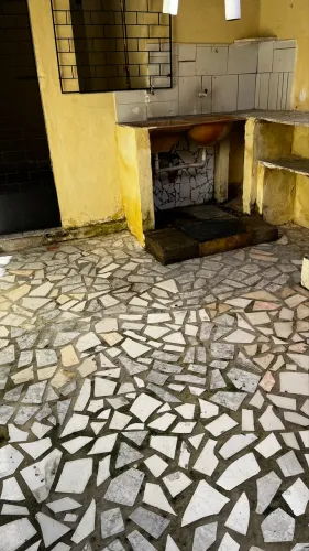 CASA RUA AZEVEDO BOLÃO 937 -tratar com Batista 