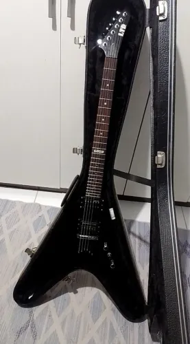 Guitarra LTD V-50 com DiMarzio 
