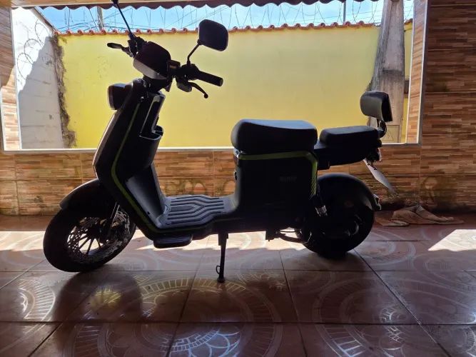 Scooter novinha quase 0km
