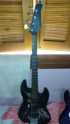 Baixo Waldman Custom