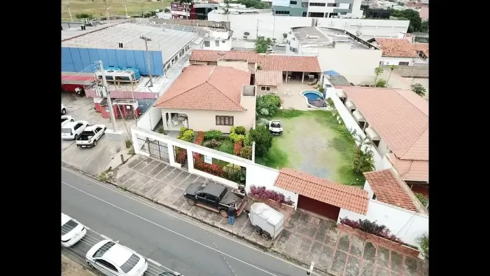 OpCasa para aluguel possui 900 metros quadrados com 6 quartos em Jardim Cuiabá - Cuiabá -