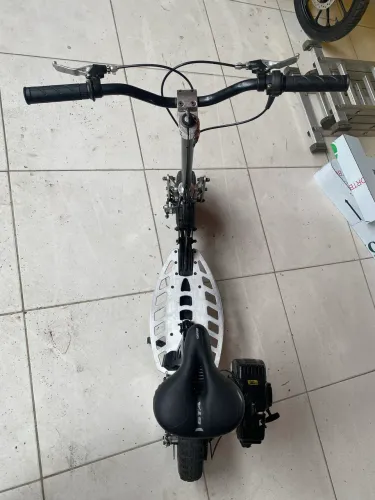 Patinete à gasolina