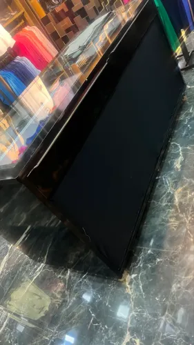 Vendo 4 balcão com comeias na cor preta, para loja. 