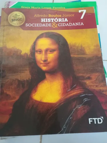 Livros 7° ano, conservados, história, matemática