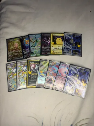 Lote com 13 cartas Pokémon celebração 30 anos todas em inglês!