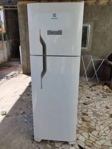 Geladeira Electrolux Frost free 381 litros não entrego retirada no centro rj
