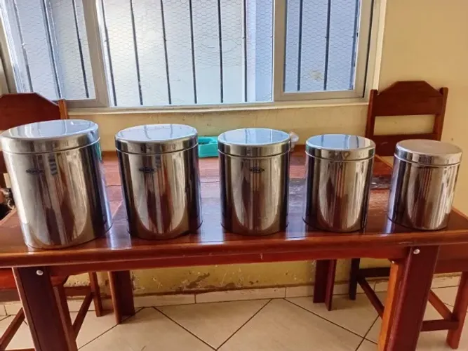 Conjunto de mantimentos em inox