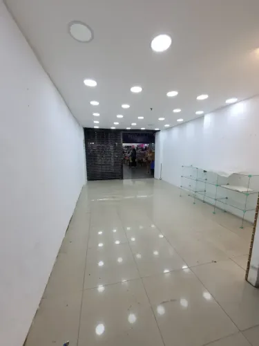 Loja com jirau, para locação, dentro do Mercadão de Madureira - Av. Ministro Edgard Romero