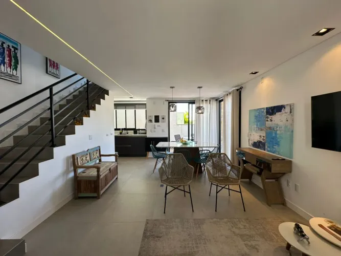 Casa Geminada para Locação em Florianópolis, Campeche, 3 dormitórios, 1 suíte, 2 banheiros