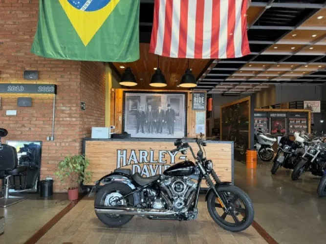 Harley-Davidson Softail Street Bob STREET BOB FXBB