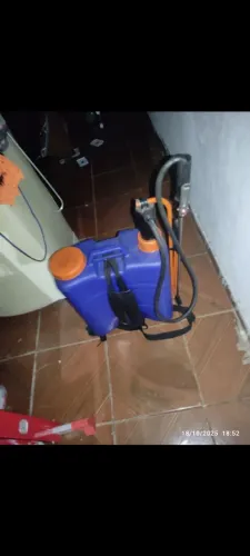 Pulverização, passamos veneno,*matamos mato e insetos*