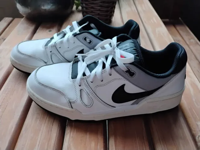 Tênis Nike Full Force Low Branco e Preto - Tam 40