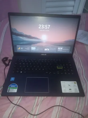 Vendo notebook Asus modelo: E510