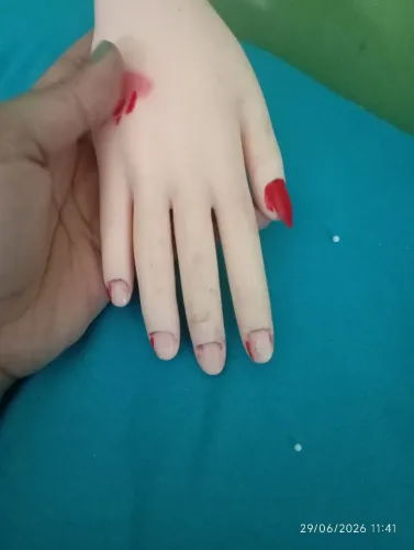 Mão macia para iniciantes em manicure