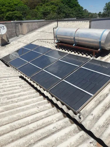Encanador. Aquecedor solar 