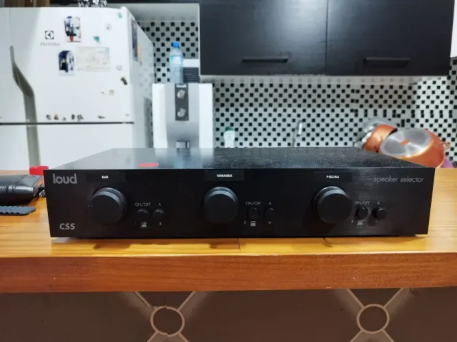 Seletor de Caixas Acústicas CSS Loud - 3 Zonas com Controle de Volume