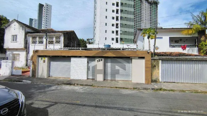 Casa de 141m² à venda, com 3 quartos (1 suíte), localizada em Campo Grande, Recife - Perna