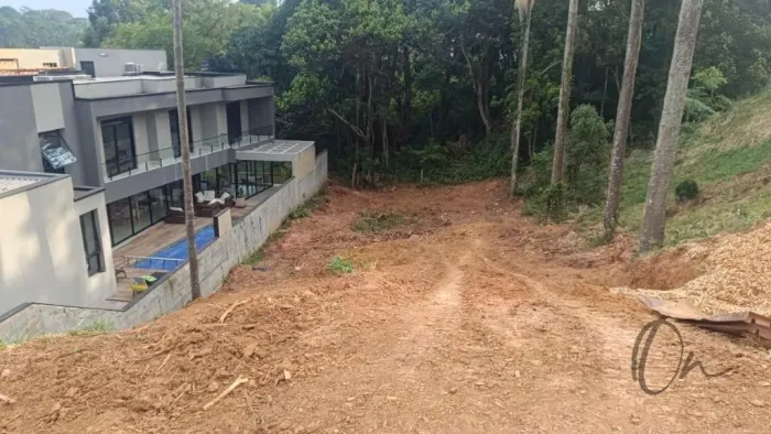 Terreno em condomínio à venda em Cotia-SP, Bairro Paisagem Renoir, 522,16m² de área!