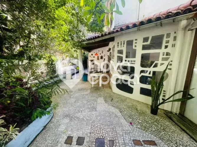 Cosme Velho | Apartamento 5 quartos, sendo 2 suites