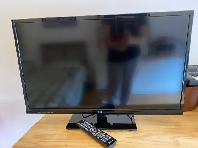 TV Philco LED 32 polegadas HD PH32S61DG com controle remoto 
