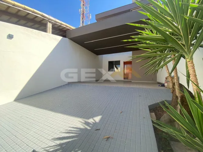 Casa à Venda com 03 Quartos no Bairro Santa Marta em Divinópolis MG.