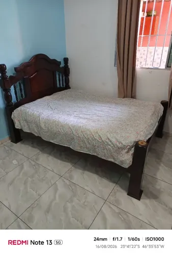 Cama de casal madeira maciça