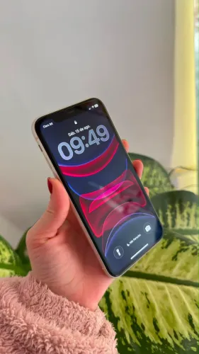 iPhone 11 branco 68gb