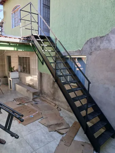 Escadas de ferro em 10x de 299 no cartão