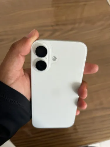 iPhone 16