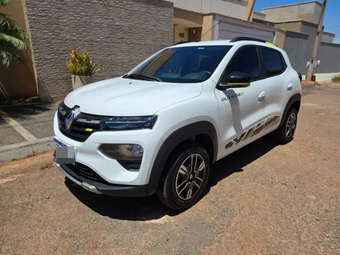 Kwid Outsider 1.0 Manual. IPVA 2026 pago ! km baixo 9.800