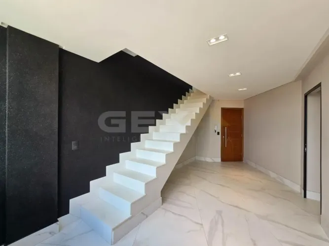 Cobertura Duplex à Venda no Bairro Planalto em Divinópolis MG.