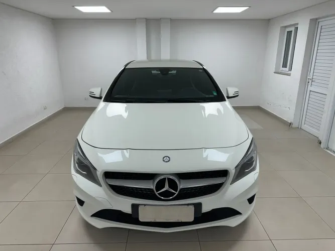 Mercedes-Benz CLA-200 Urban 1.6 TB 16v/flex Aut. 2015