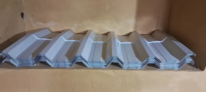 Cumeeira de telha de aço  