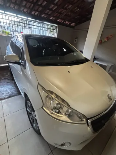 Peugeot 208 Griffe 1.6 Flex 16V 5P Aut. 2014