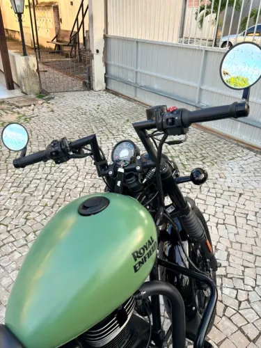 Royal Enfield Meteor 350 Fireball 2025 - Customizara Blackout + Extras