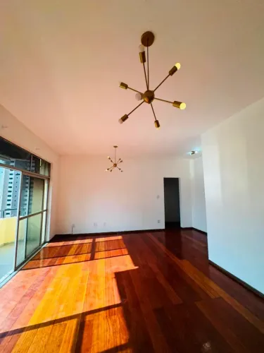 ALUGO APTO ED ALVES MELO COM 3 SUÍTES E 1 VAGA DE GARAGEM