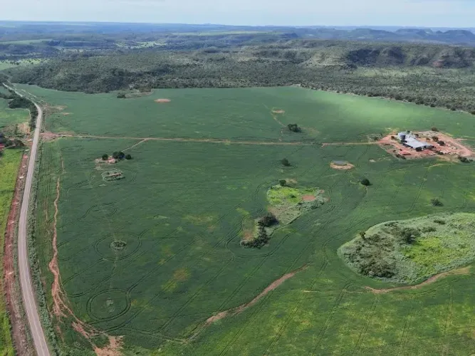 fazenda à venda com silos faz safra e safrinha
