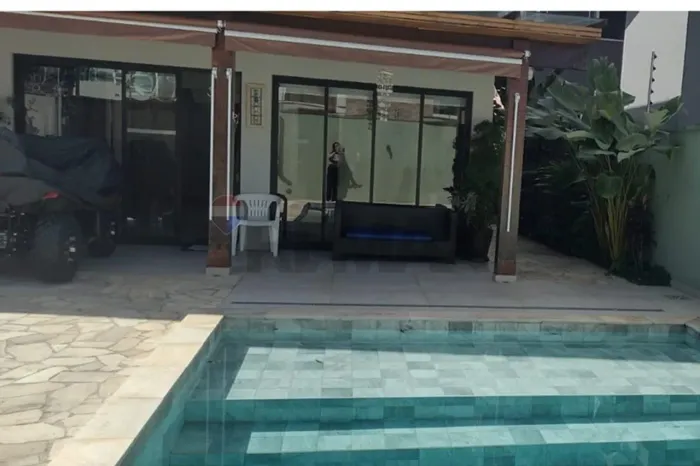 Casa em Juquehy com ar condicionado, piscina e churrasqueira para 12 pesssoas
