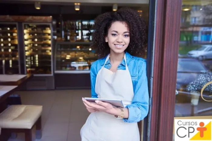 Atendente de salão em cafeteria