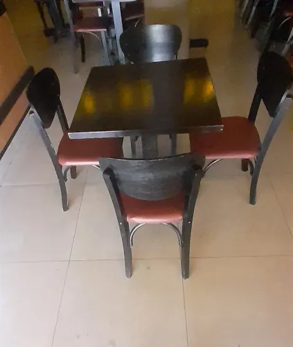22 mesas de bar 70x70 + 46 cadeiras buffet estofada usadas