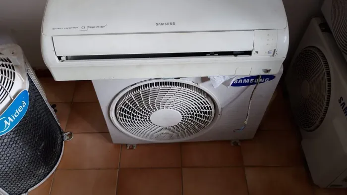 Vendo Ar condicionado Samsung inverter 12 mil btus.